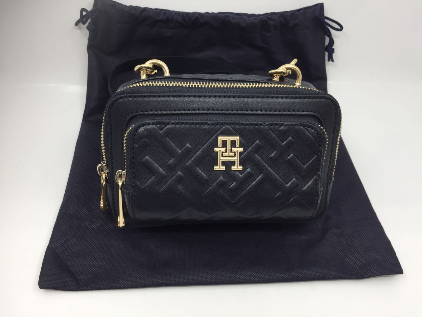 TOMMY HILFIGER　ロゴプレート ショルダーバッグ ブルー(スペースブルー) 【中古】【75-20240428-B-049】【併売商品】