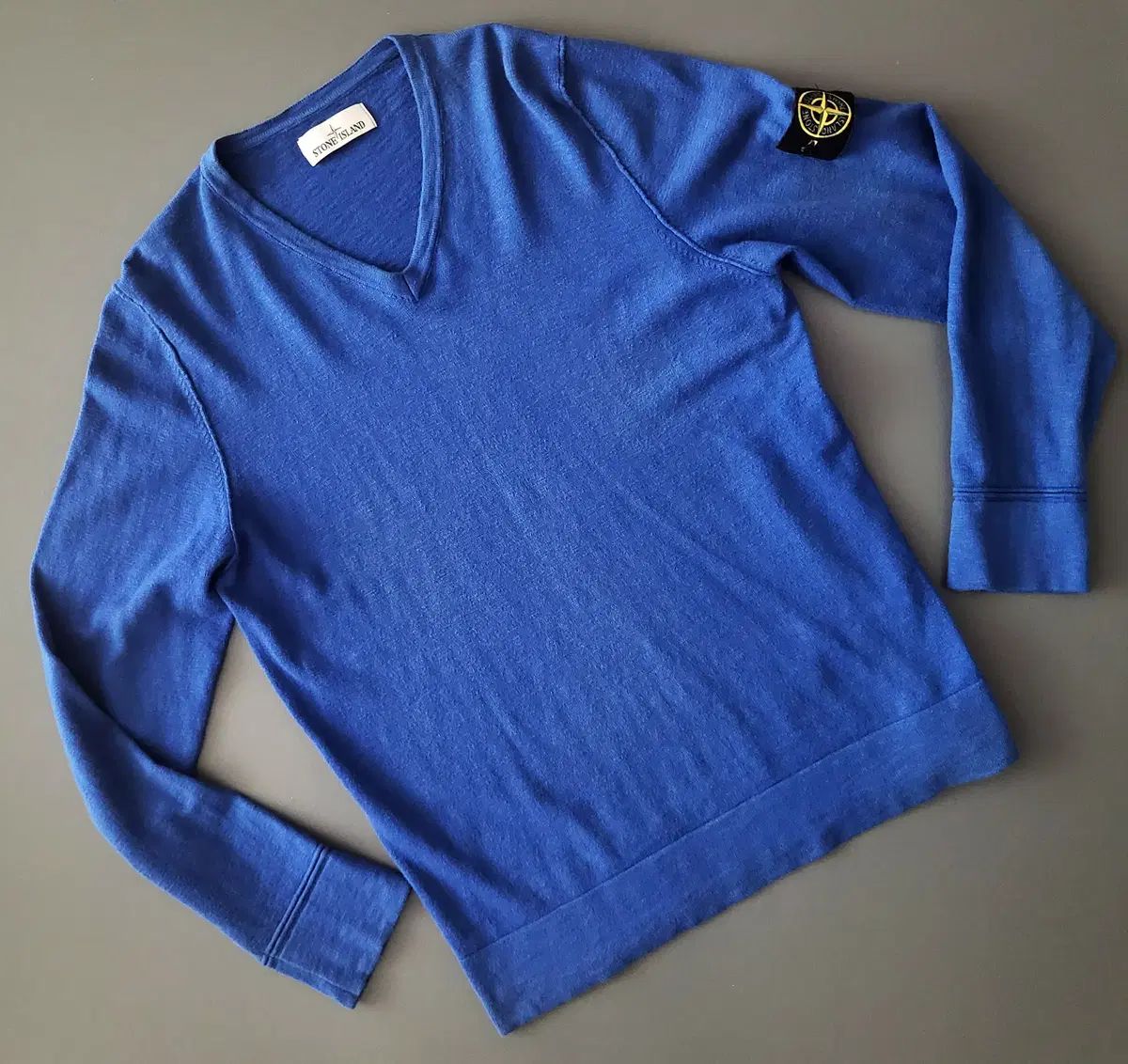 STONE ISLAND(ストーンアイランド) 青 Vネック ニット セーター - メルカリ
