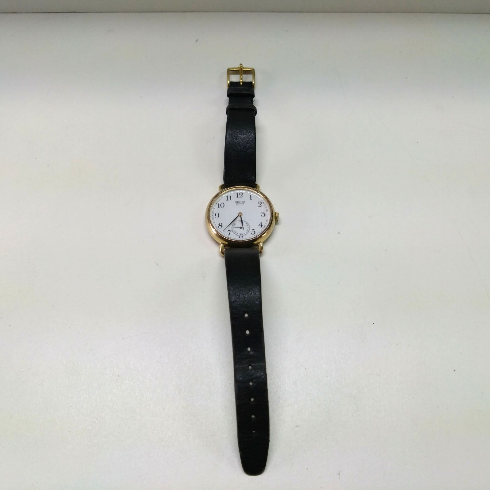 希少 美品 セイコー QZ 2628-0140 シルバー文字 スモセコ ラウンド