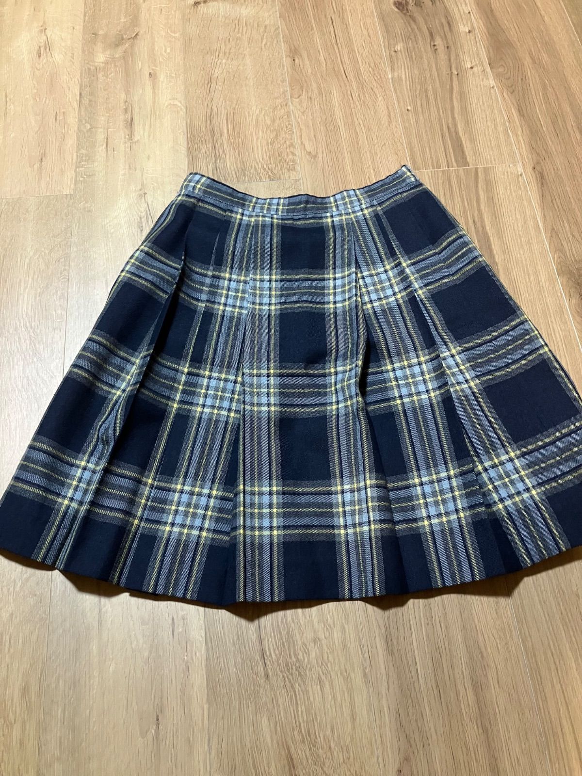 【新品　未着用】　バーバリー　子どもスカート160㎝ 訳あり】Burberry チェックスカート キッズ 160サイズ S〜M