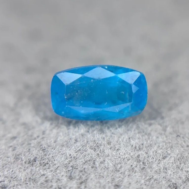 天然パライバトルマリン　ブラジル産　0.255ct ネオンブルー　トップカラー