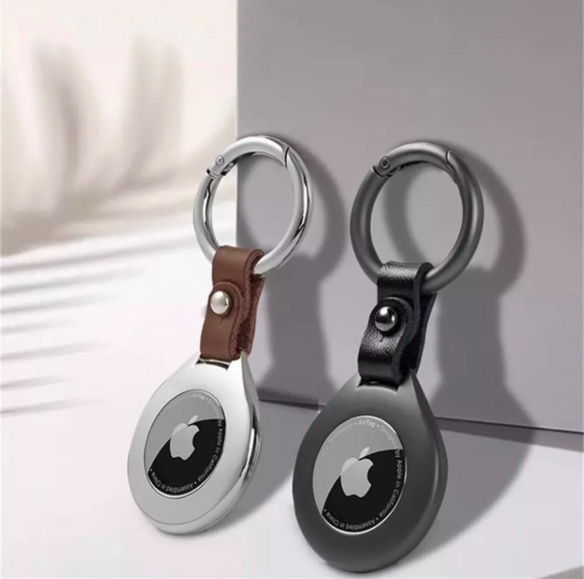 マセラティ AirTag キーホルダー ブラック iPhone