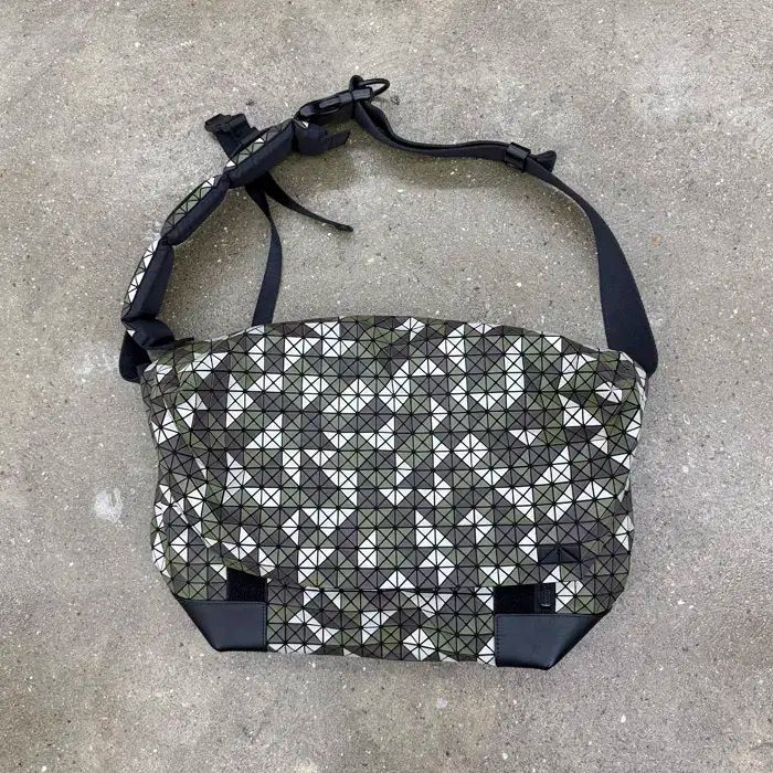 BAO BAO ISSEY MIYAKE(バオバオイッセイミヤケ) メッセンジャー