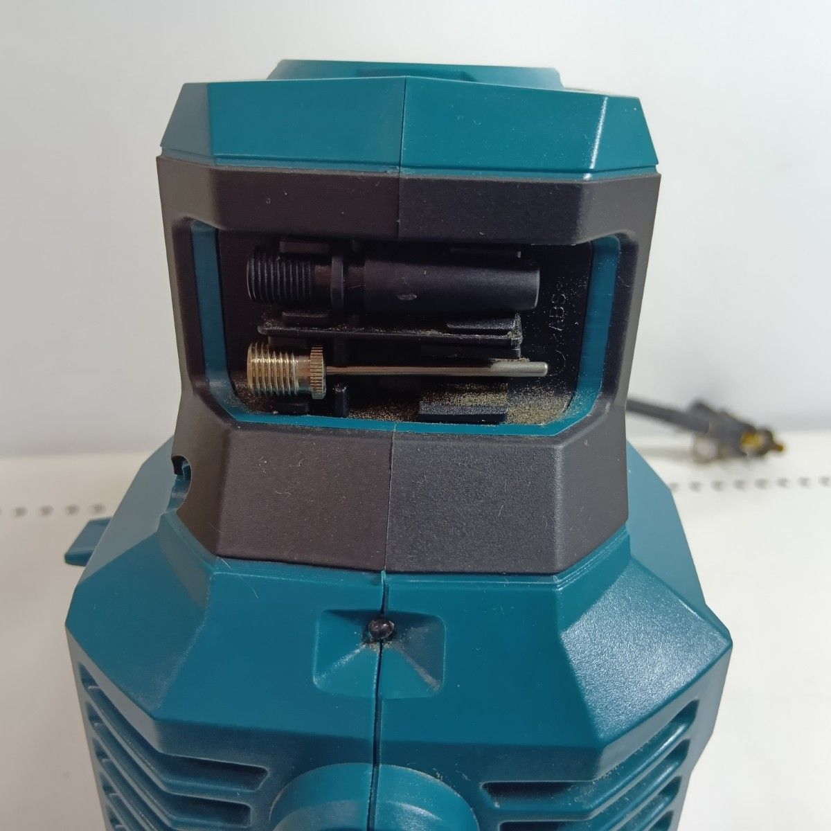 マキタ 充電式空気入れ