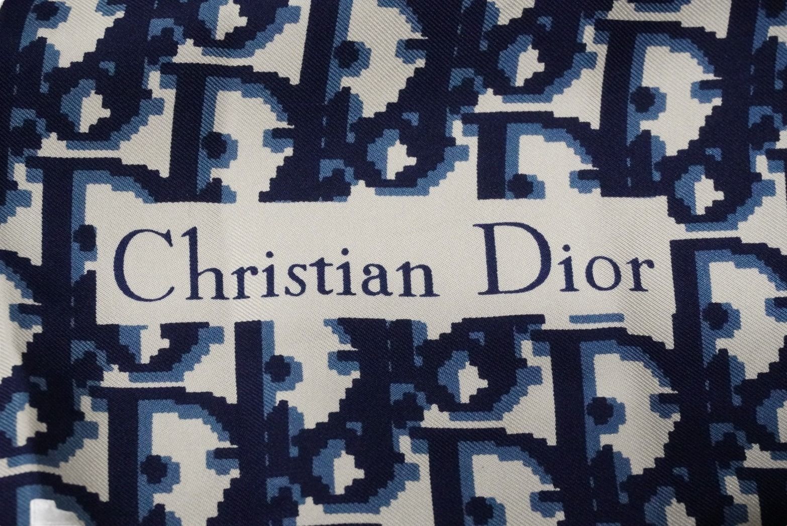 店長大暴走！クリアランスSALE トロッター柄！クリスチャンディオール スカーフ Christian ランキング1位獲得 Dior スカーフ  トロッター柄 ネイビー Christian レディース