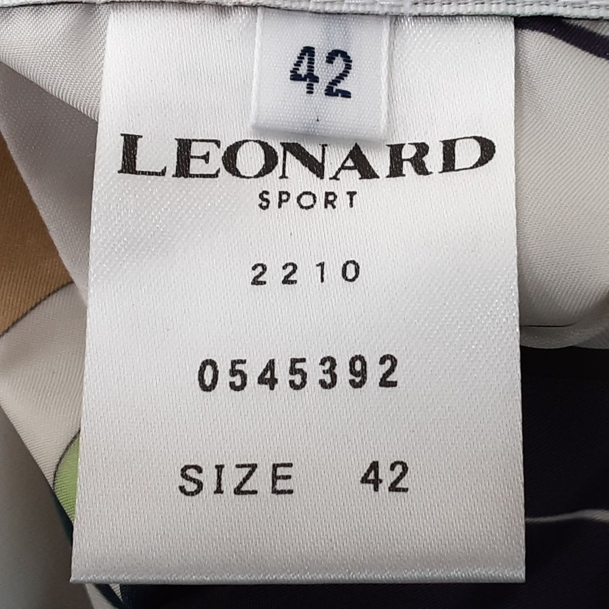 LEONARD SPORT(レオナールスポーツ) ブルゾン サイズ42 L レディース美品 - アイボリー 長袖/中綿/リバーシブル/秋/冬