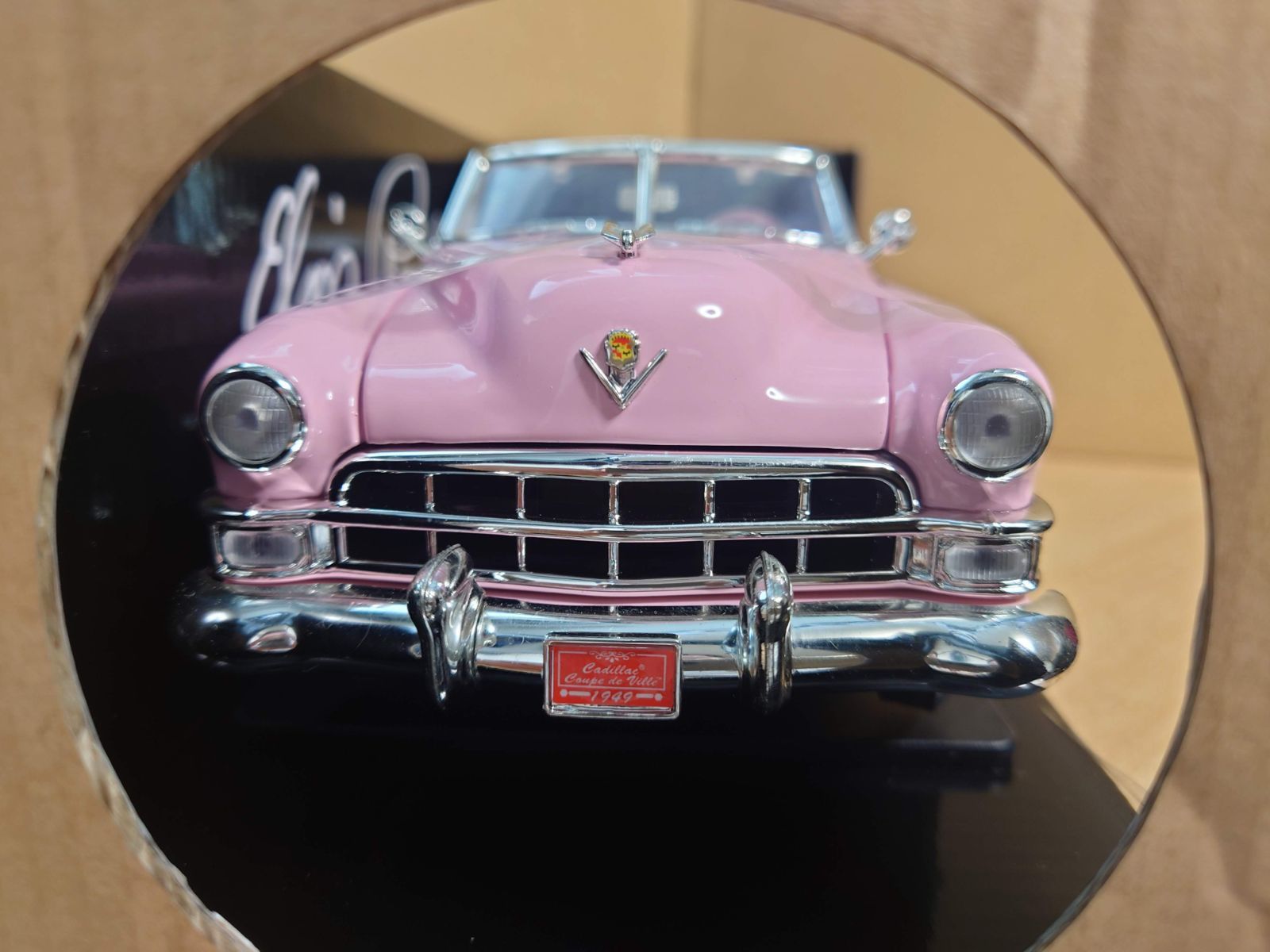 1/18 ピンクキャデラック シリーズ62 クーペオープンカー 1949 ダイ