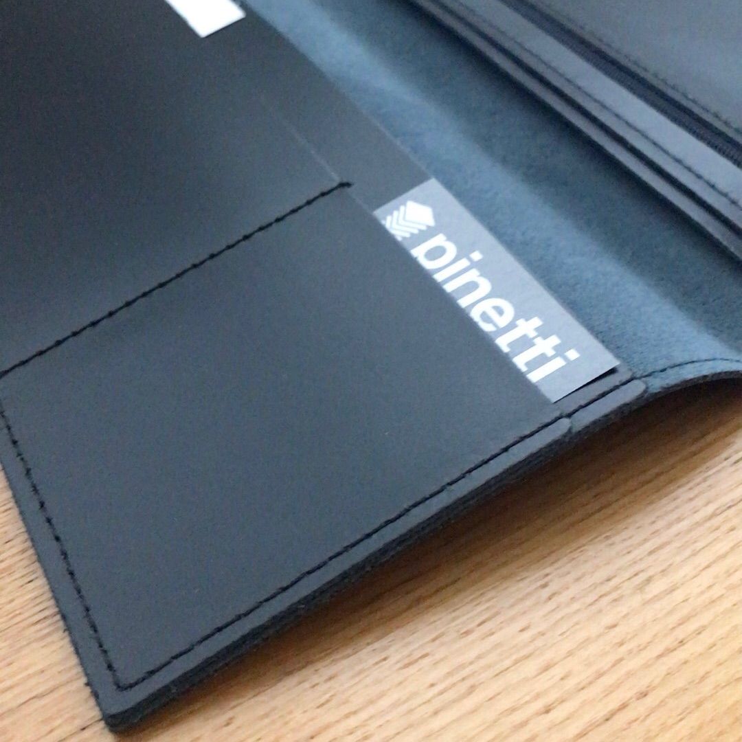 【匿名配送】本革pinetti イタリアブランド ピネッティ パスポートケース 送料無料】pinetti イタリア製カーフレザー パスポートケース