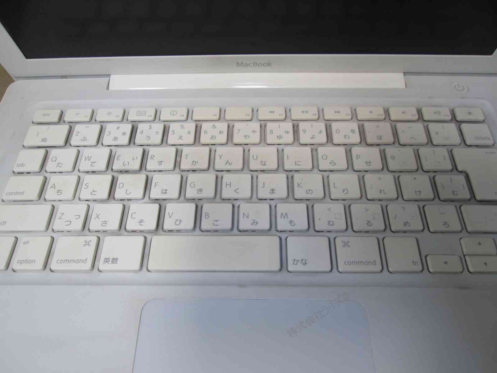Apple MacBook A1181 ジャンクPC 電源投入可 - メルカリ