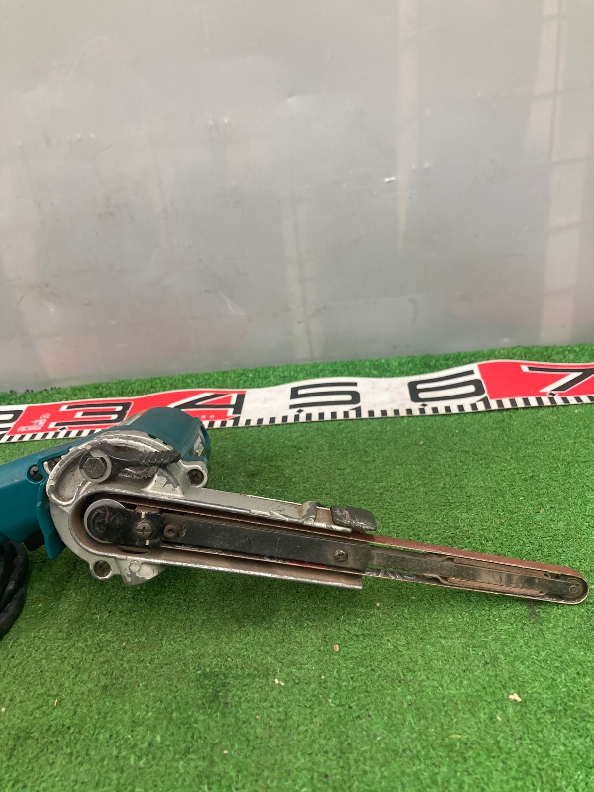 マキタ(Makita) ベルトサンダ 9mm 9032 中古品0922☆マキタ(makita) ベルトサンダ 9mm 9032