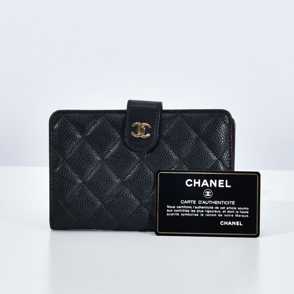 中古シャネル財布 中古USED CHANEL 財布 2つ折り マトラッセ キャビアスキン 09810