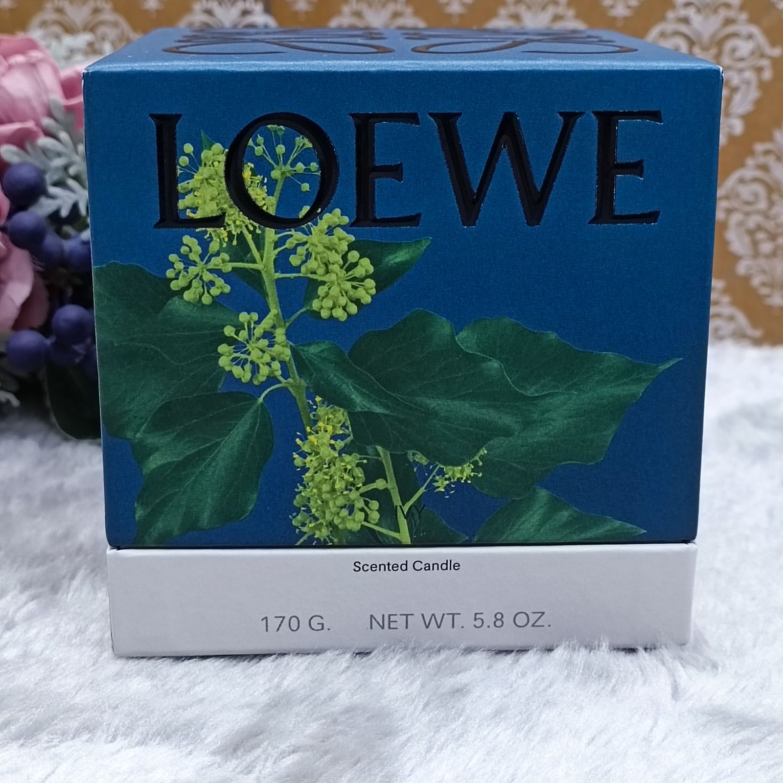 LOEWE アロマキャンドル ボックス入り ロエベ初のルームフレグランス、カラフルなポット入りキャンドル