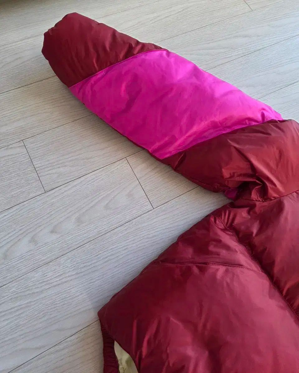 ピンク 配色ダウン