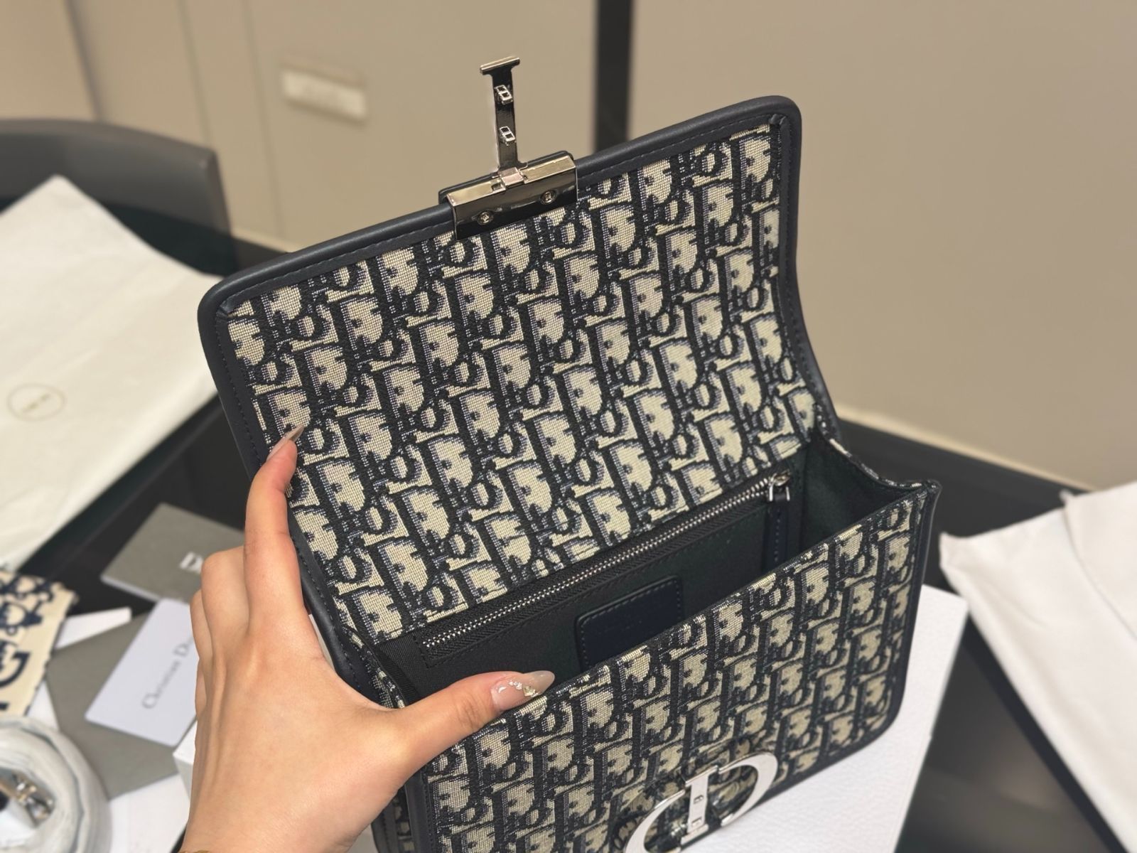 美品・ヴィンテージ【DIOR】30 MONTAIGNE ハンドバッグ Dior 】30 Montaigne Avenue スモール トップハンドル バッグ
