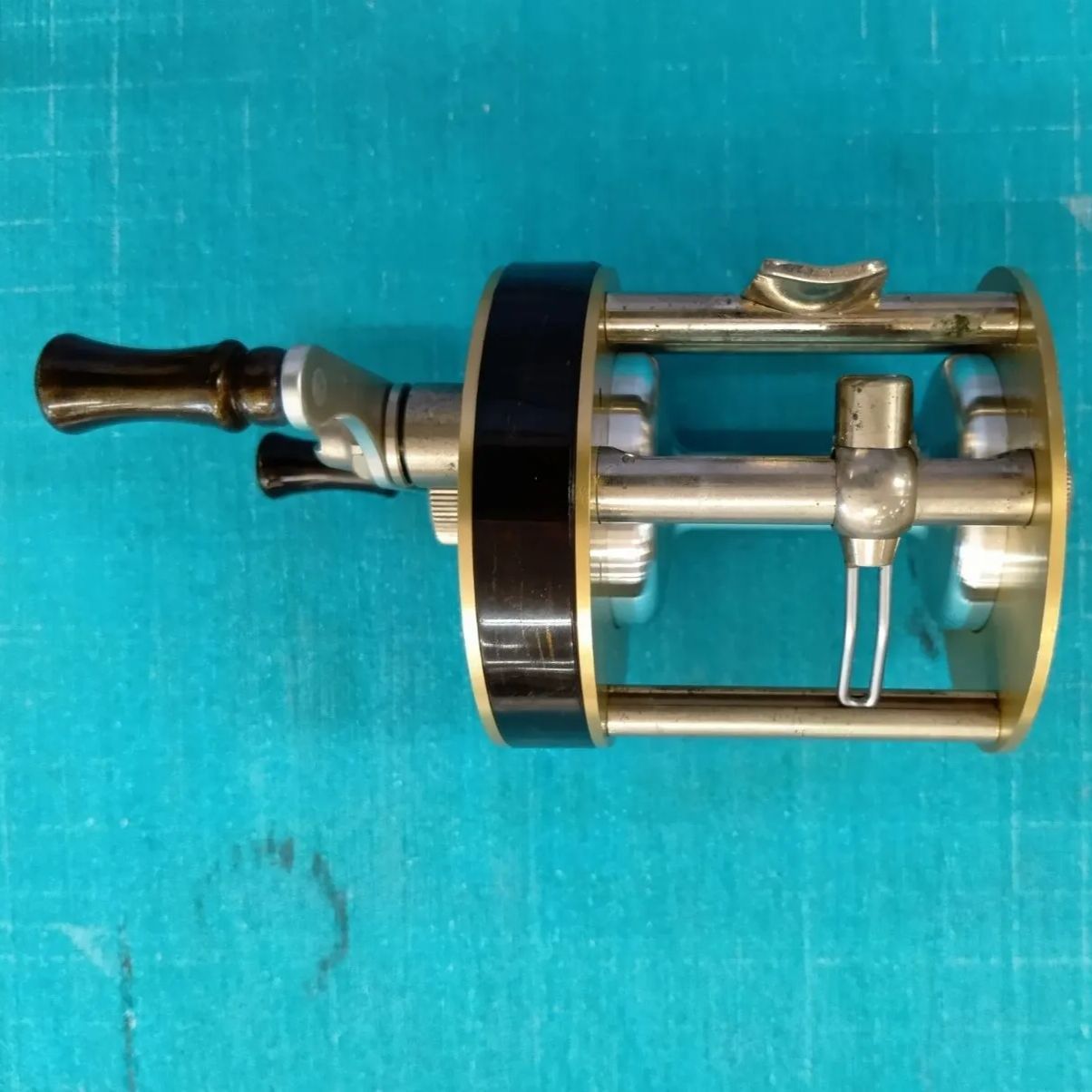 バスポンドRevolver 414 左ハンドル