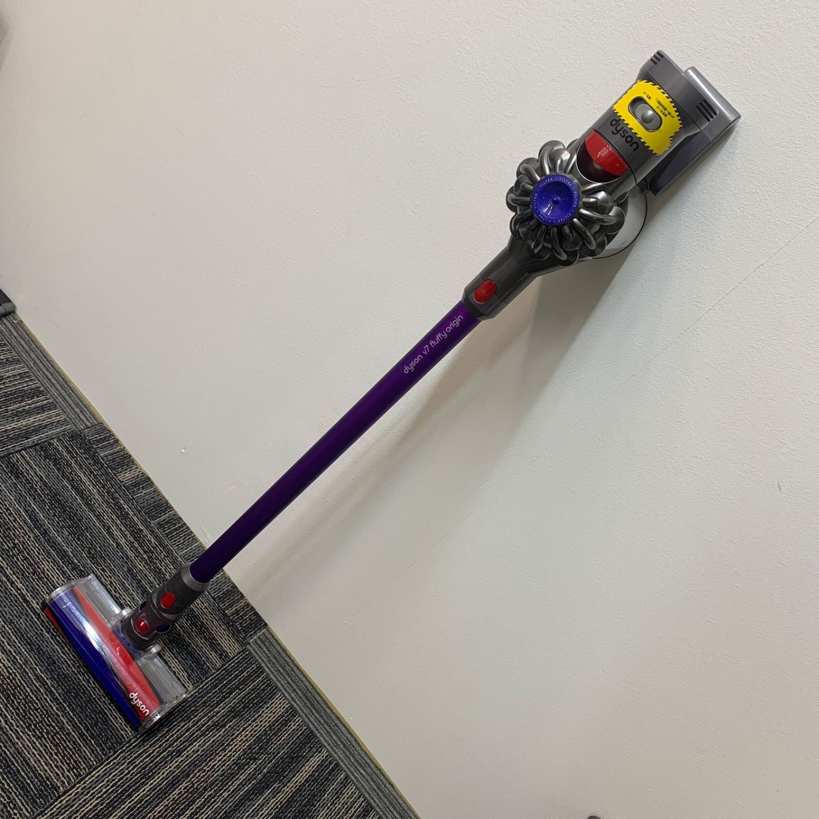 TKN】Dyson v7 fluffy origin ダイソン SV11コードレスクリーナー