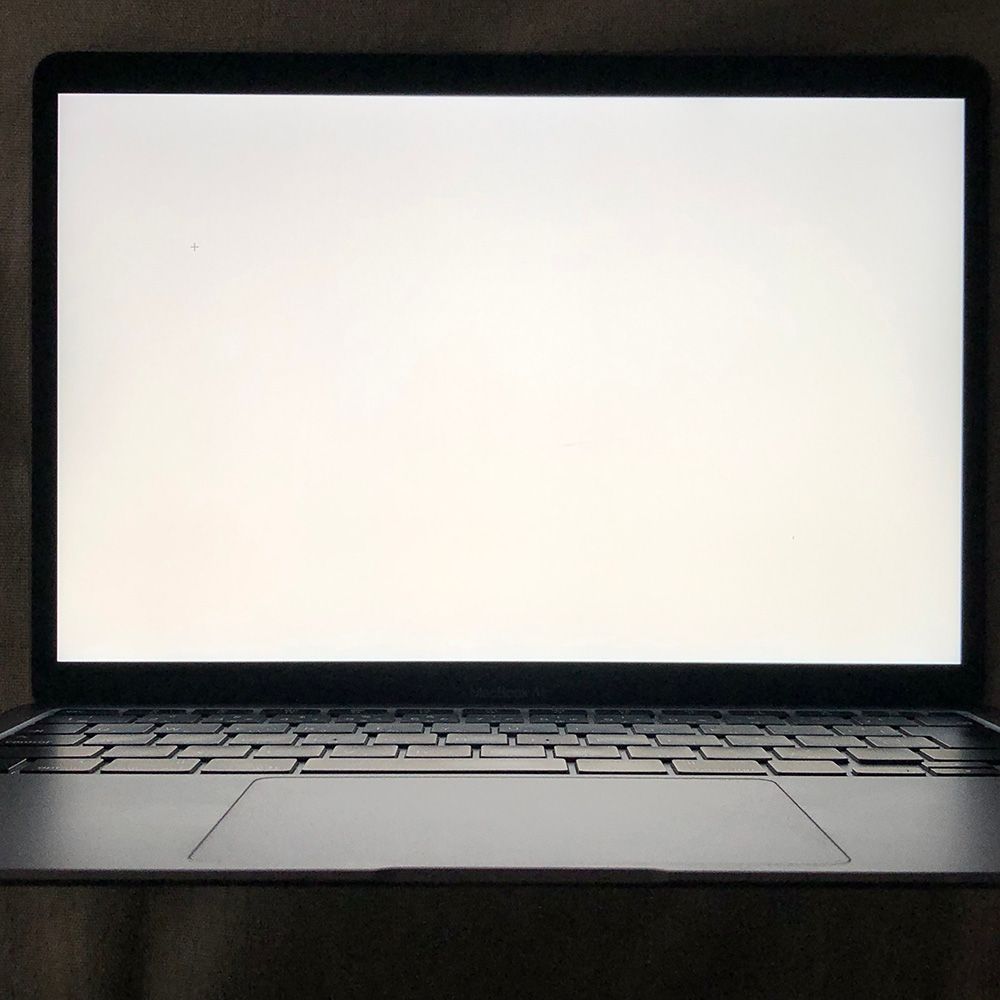 ジャンク MacBook Air 2020 画面異常 - メルカリ