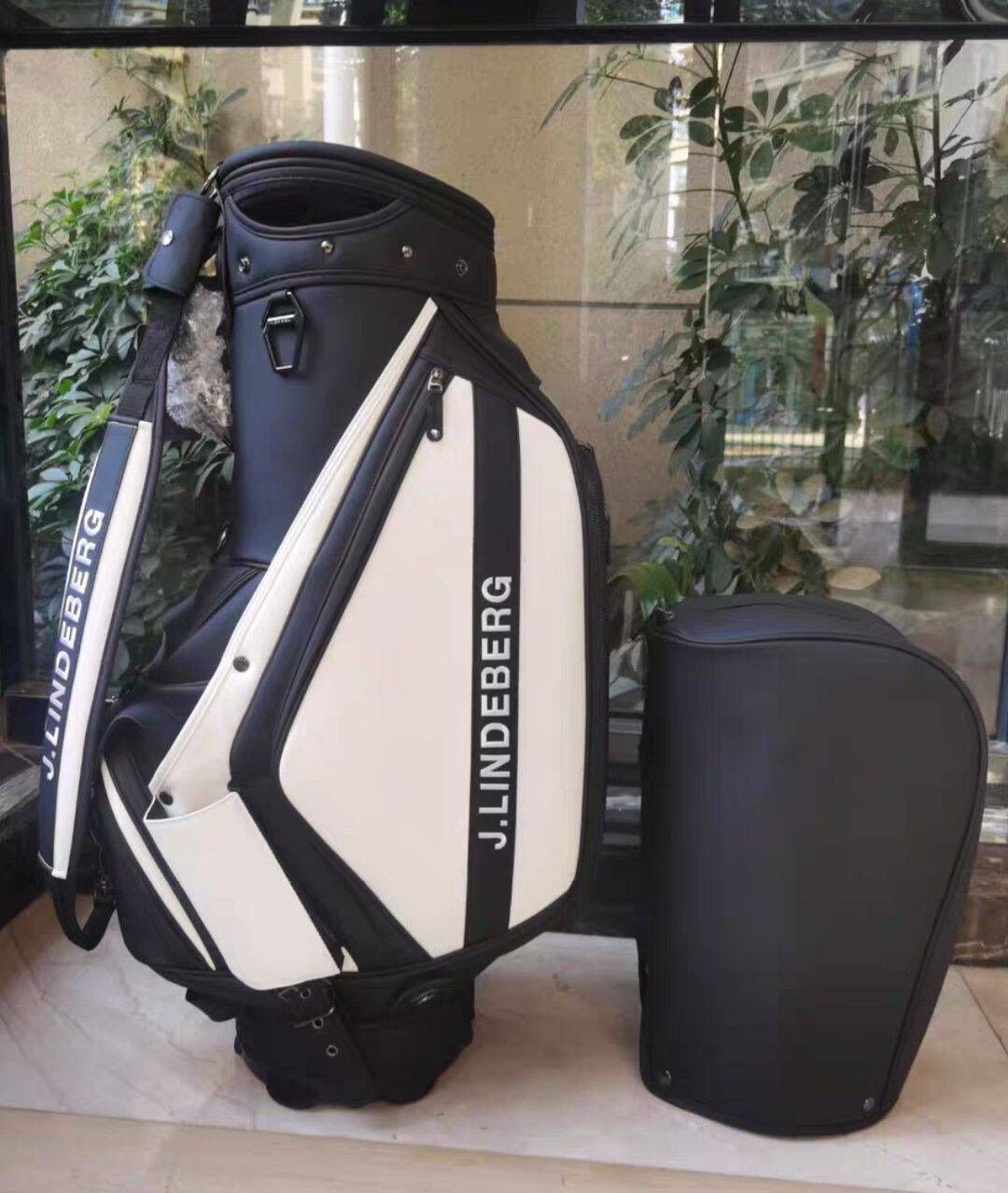 人気！ジェイリンドバーグJLINDEBERG コラボ キャディバッグ 白黒