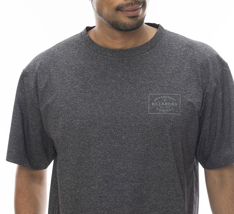 【SALE】2024春夏 新品【BILLABONG/ビラボン】【FOR SAND AND WATER】 SURF FLEX TEE 水陸両用ラッシュT BKH メンズ BE011-858