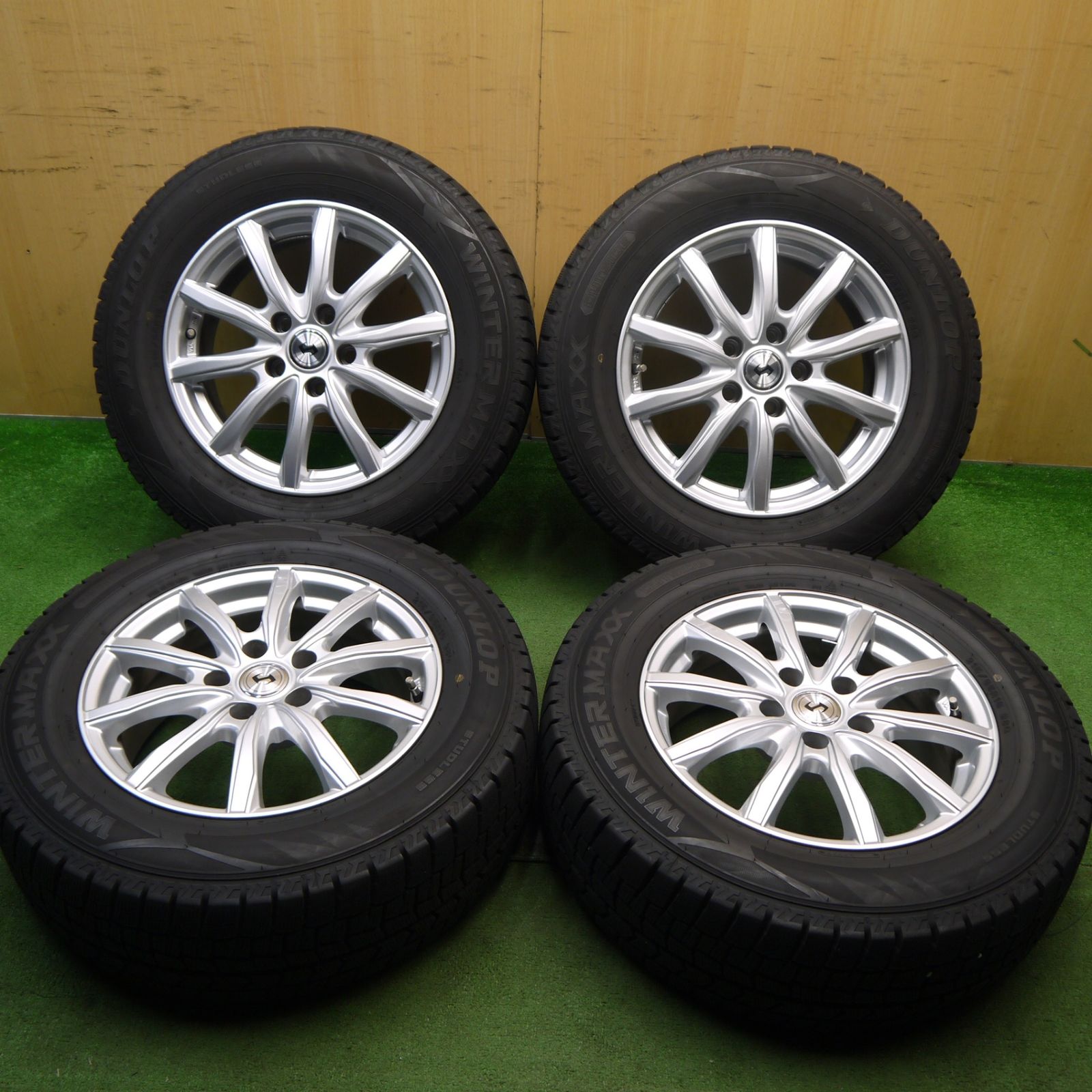 215/65R16 スタッドレス 22年 ウィンターマックス03 バリ溝！
