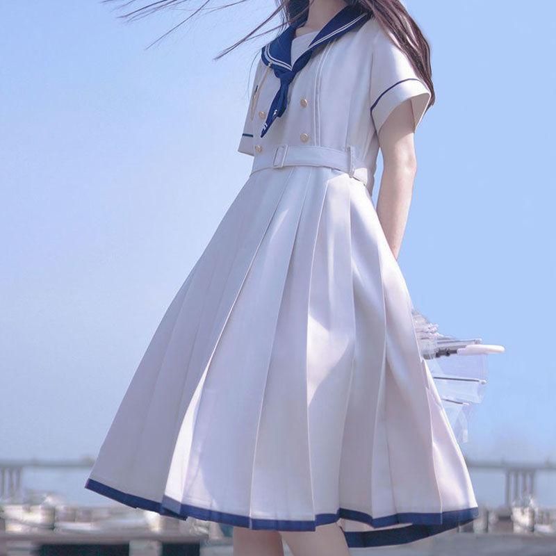 制服