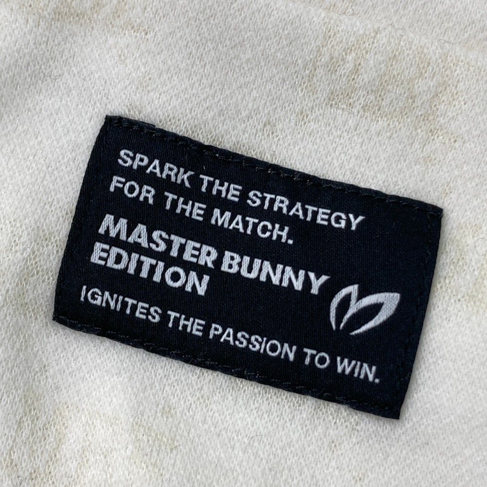 サイズ：1 MASTER BUNNY EDITION マスターバニーエディション 2024年モデル ハイネック 長袖Tシャツ 総柄 ホワイト系 [240101415107] ゴルフウェア レディース ストスト サイズ：1 MASTER BUNNY EDITION マスターバニーエディション