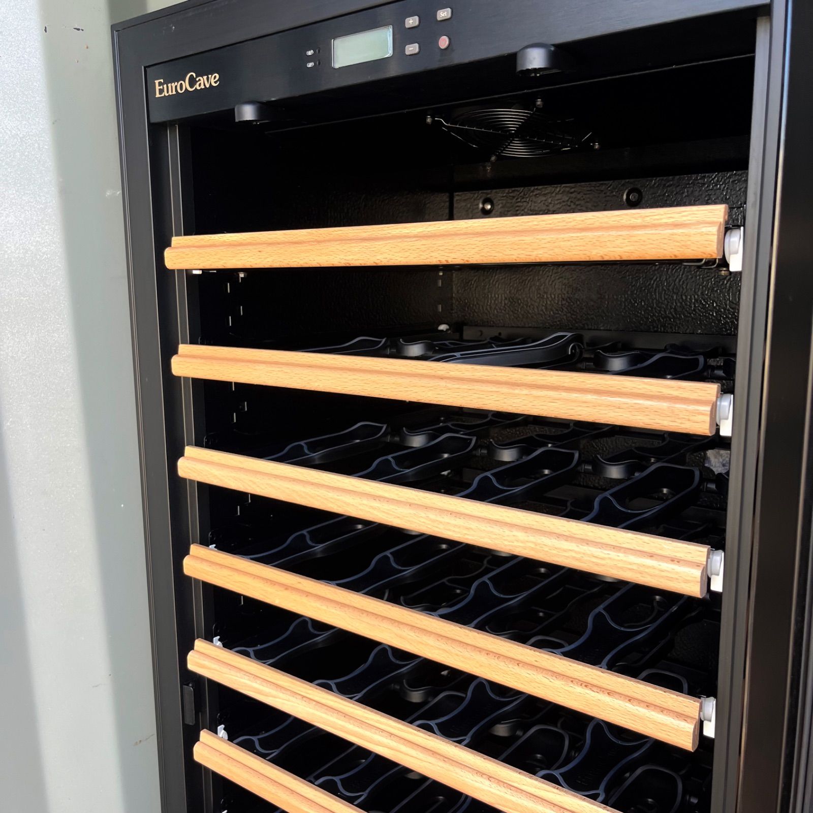 送料無料！※ジャンク品 ユーロカーブ コンパクトX59 ワインセラー 鍵付き 送料無料！※ジャンク品 ユーロカーブ コンパクトX59 ワインセラー 鍵