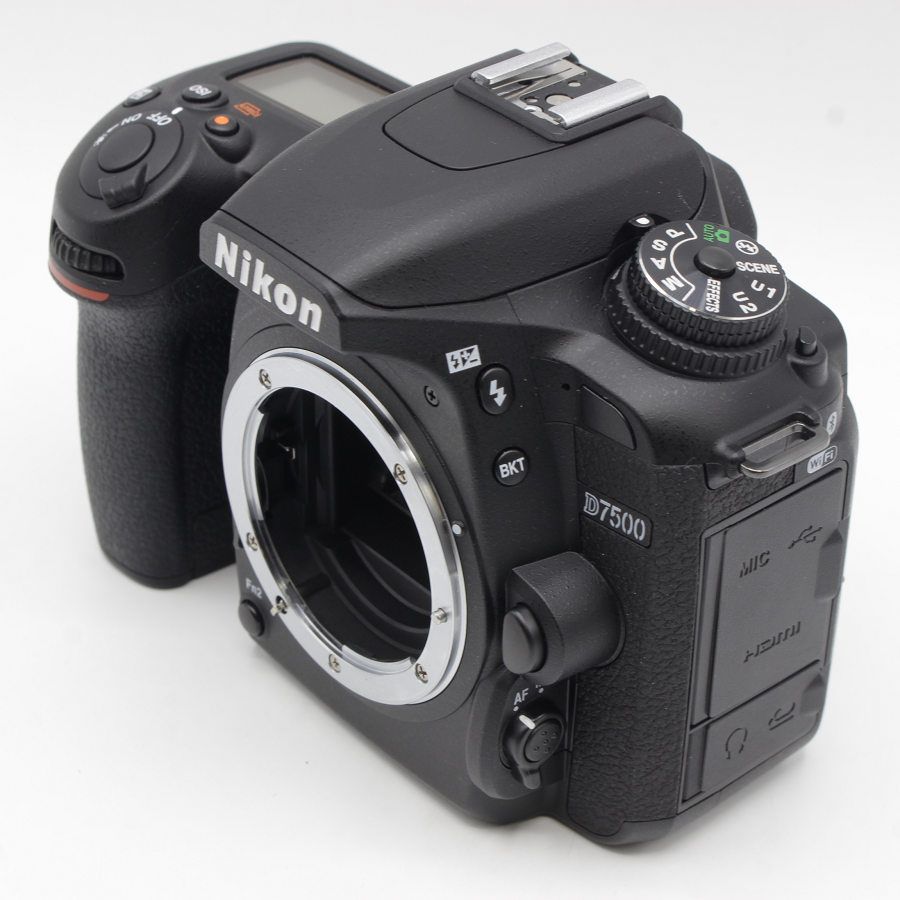 美品】Nikon D7500 18-140 VR レンズキット デジタル一眼レフ