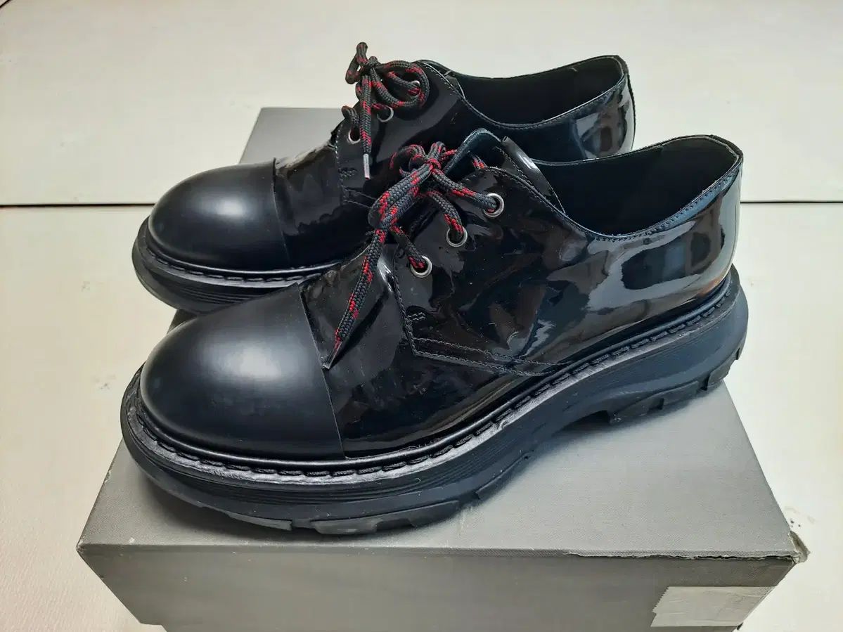 43 alexander mcqueen アレキサンダーマックイーン 踏み板 スリック エナメル ダービー シューズ