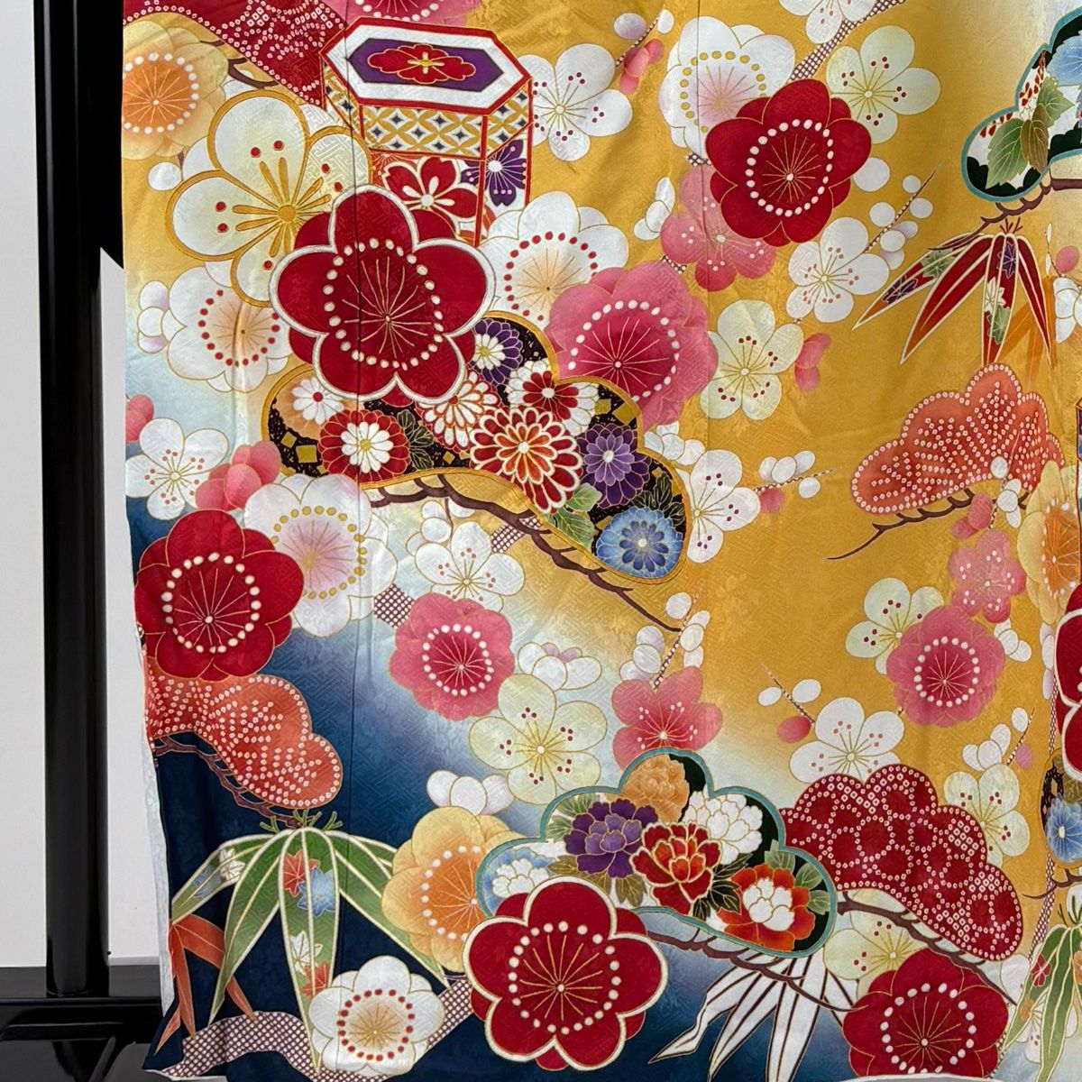 振袖 身丈161cm 裄丈67cm M 袷 貝桶 松竹梅 金彩 ぼかし 山吹色 正絹 名品