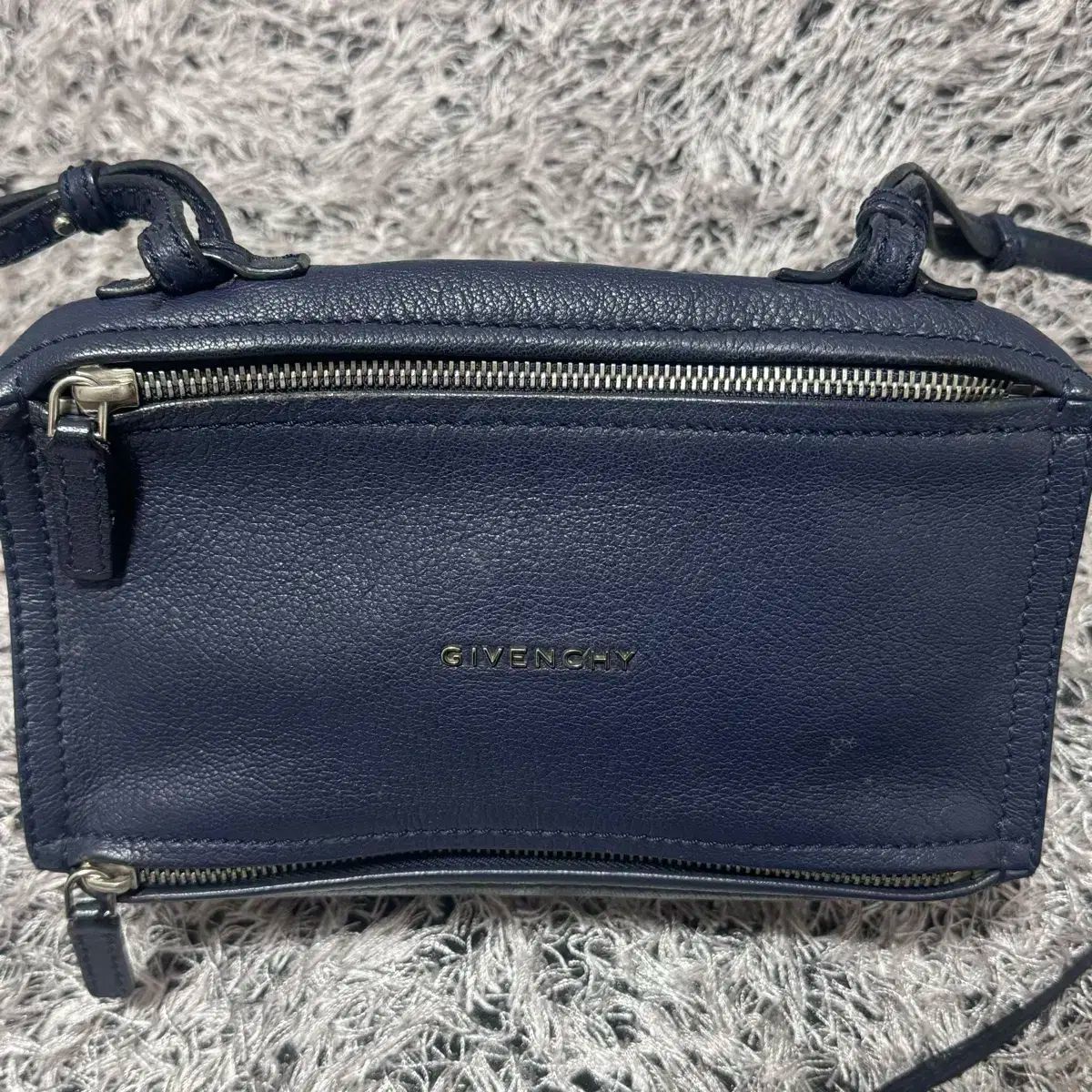 Givenchy ジバンシィ