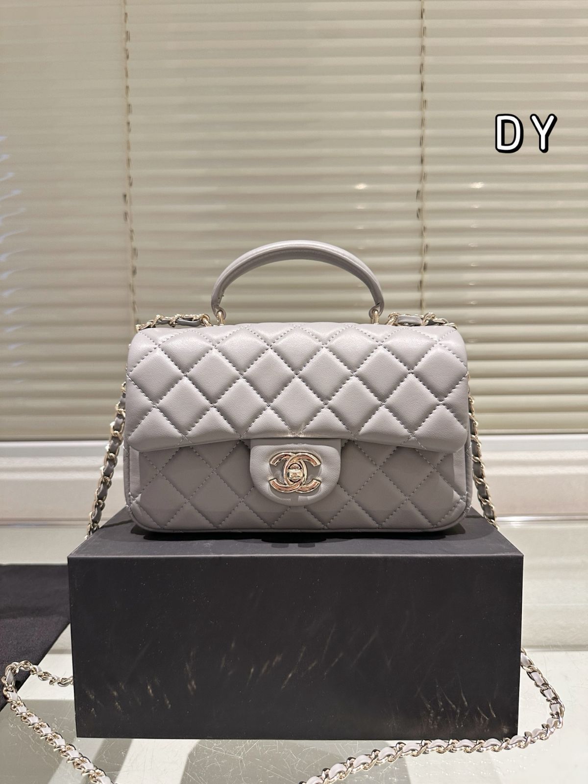 【 CHANEL★人気のミニサイズ】 ミニバッグ ラムスキンデザイン ミニ クラシック ハンドバッグ、ラムスキン、ブラック