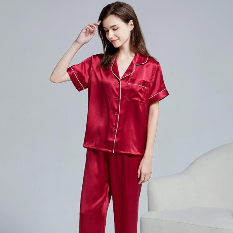 シルク 100%女性つぼみパジャマ 赤　XL 値下げ交渉不可です。 シルク100% 女性つぼみパジャマ 赤Lサイズ値下げ交渉不可です。