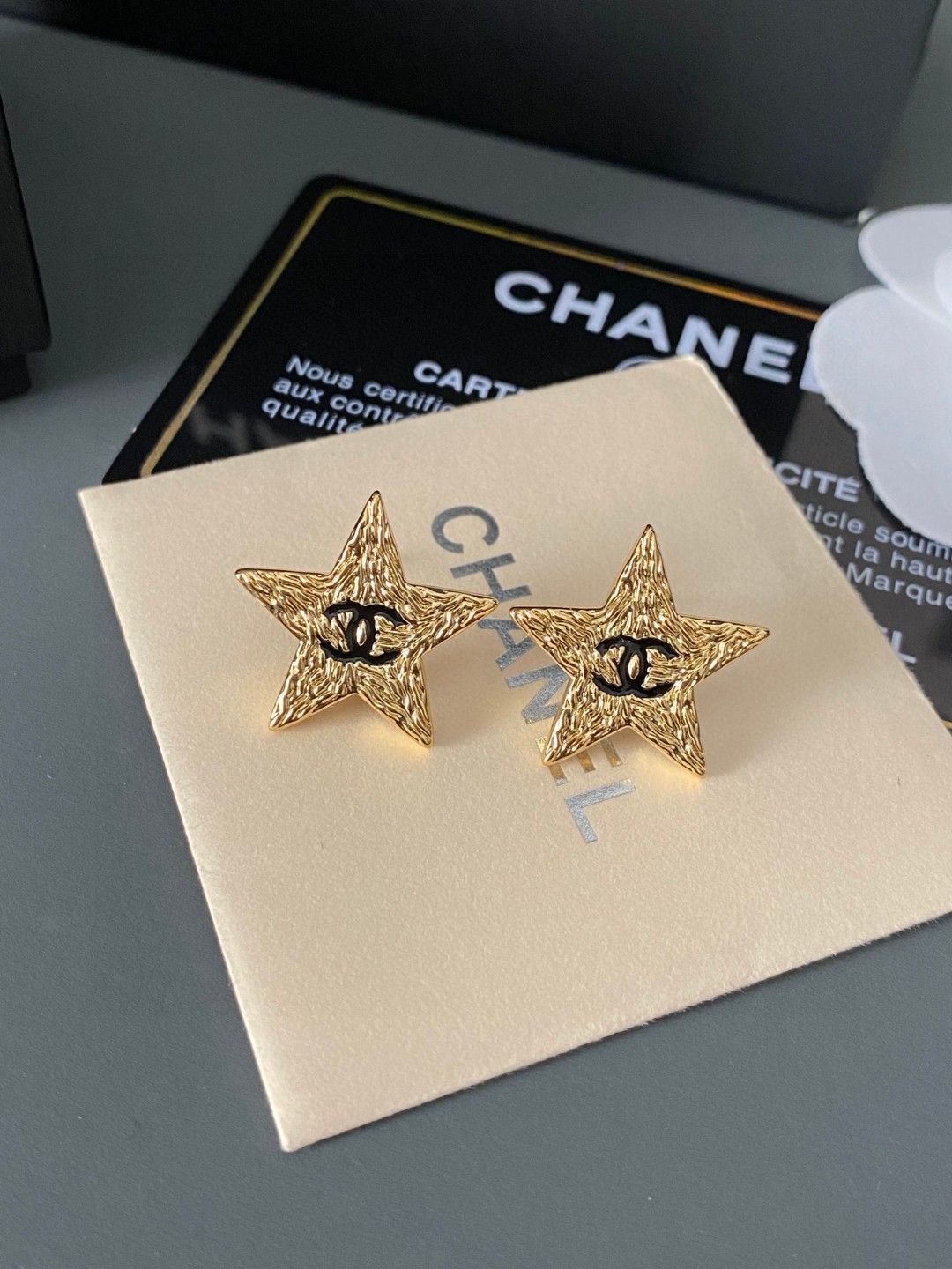 最終値下げ 本日限定値下げ CHANEL ビンテージピアス 超レア 今日特価】Chanel ヴィンテージ アルファベットピアス！全国送料