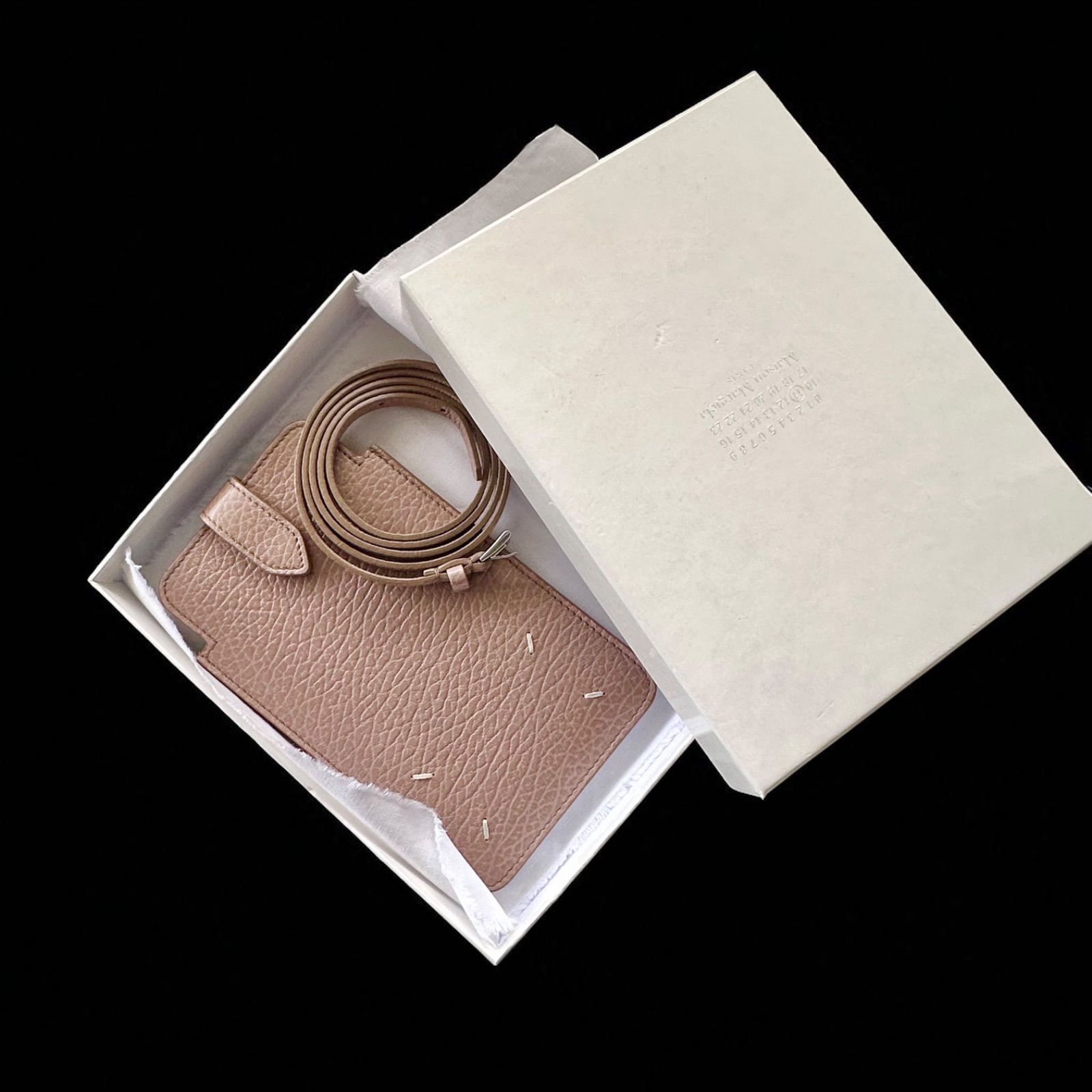 美品】Maison Margiela メゾンマルジェラ スマホショルダー ベージュ系 