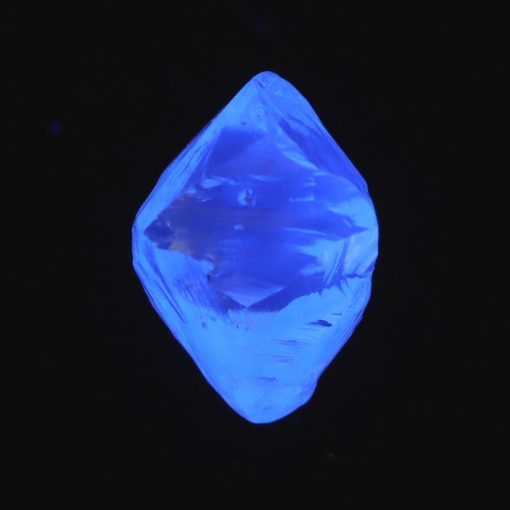 天然ダイヤモンド 原石 ラフ ルース Yellow 八面体 ソーヤブル