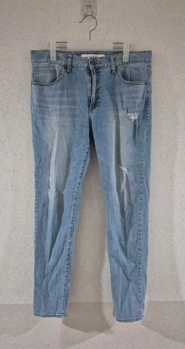 【雷市場（ポンジャン）商品韓国直送】 GUESS(ゲス) ライトブルーデニム 32 サイズ