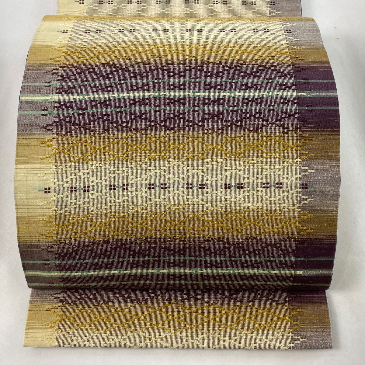 バイセル 着物 美品 名品 袋帯 紫 紬地 多色 ぼかし 正絹 ☆☆☆☆ 袋帯 美品 名品 紬地 幾何学模様 段縞 金彩 ぼかし 青緑 全通 正絹