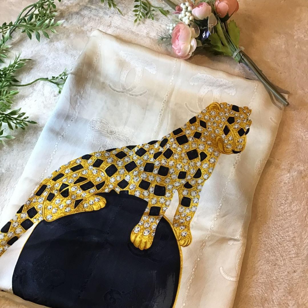 Cartier ヒョウデザイン パンテール シルクスカーフ カルティエ - メルカリ