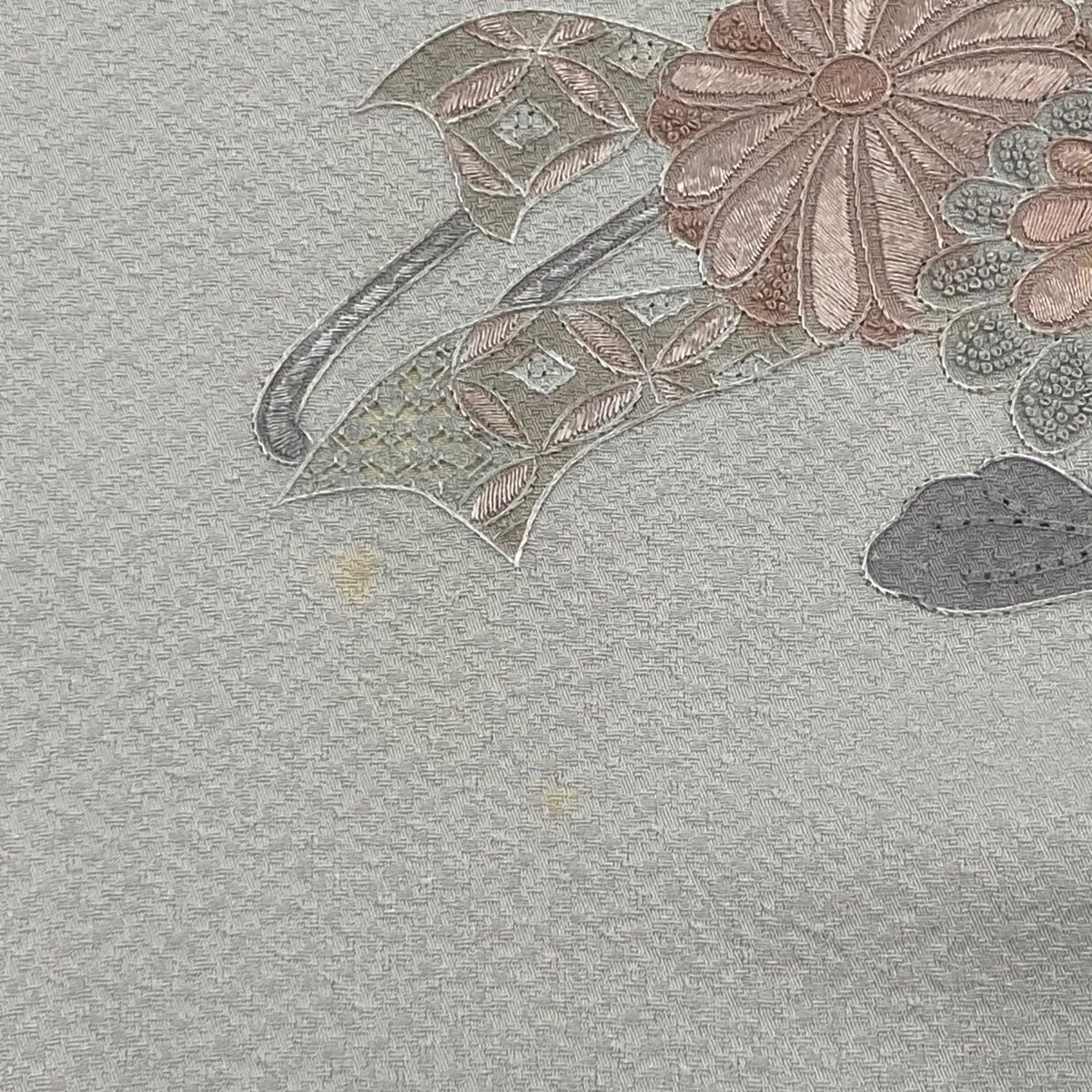 付下げ 身丈167.5cm 裄丈66cm M 袷 御所車 菊 刺繍 青灰色 正絹
