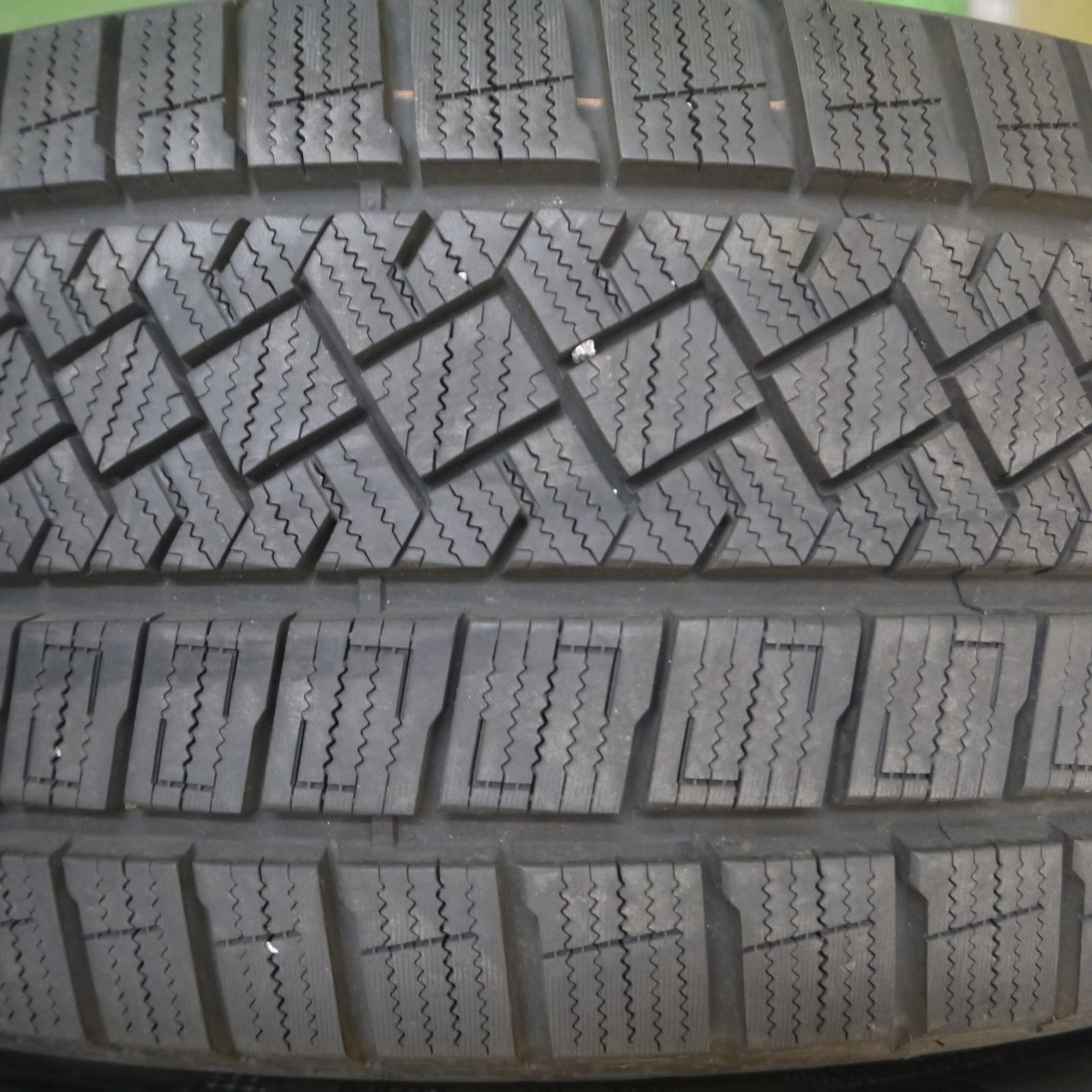 送料無料* バリ溝！22年！9.5分☆スタッドレス 215/45R17 ピレリ 