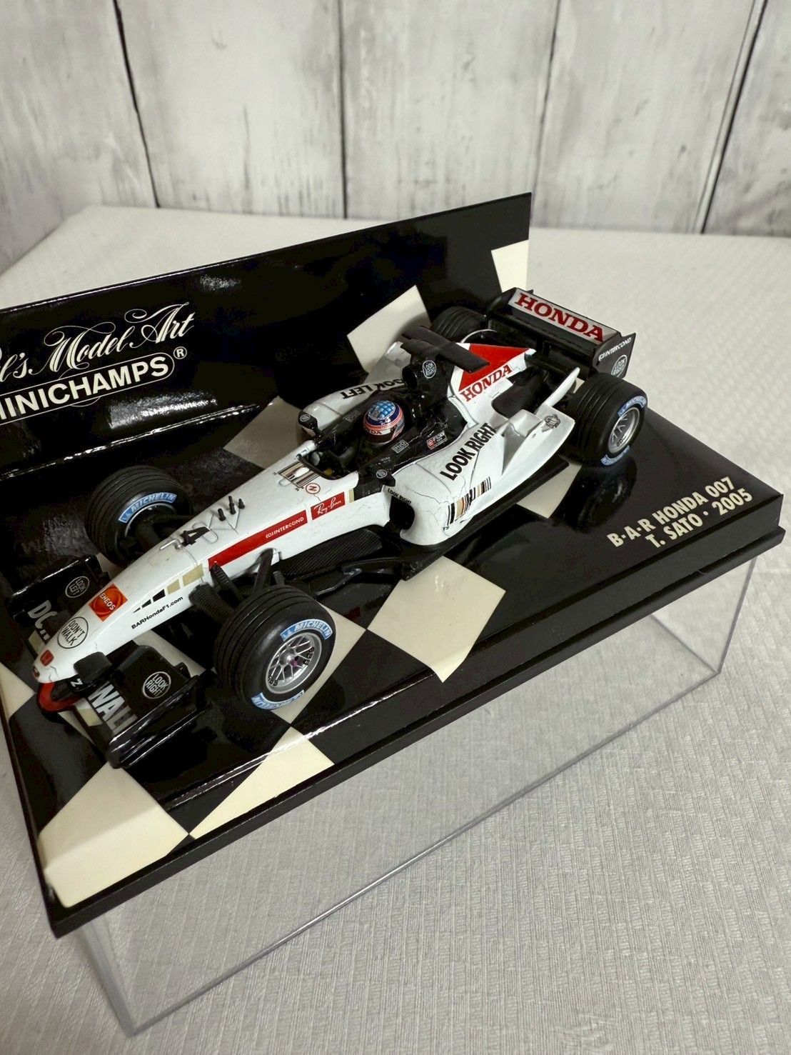 鈴鹿限定】spark F1 1/43 RB19 2023 バーレーンGPモデル（2024年