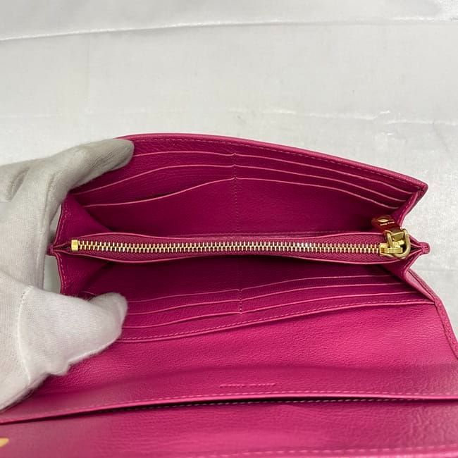Miu Miu ピンク レザー 二つ折り財布 ミュウミュウ 二つ折り 長財布 ec-22779 ピンク 財布 美品 レザー