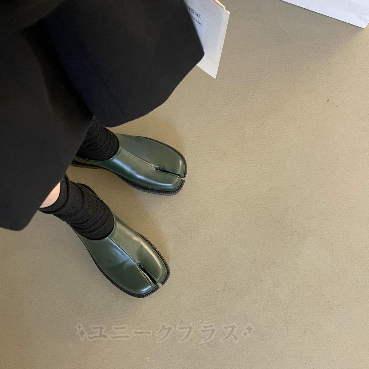 レザー調 歩きやすい
