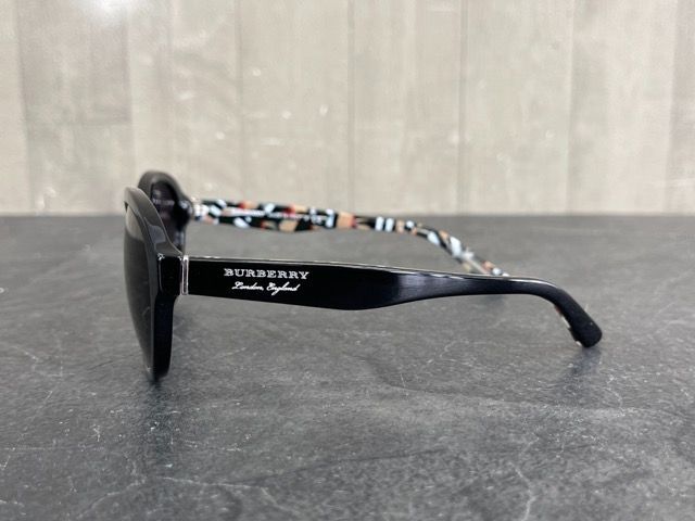 mama。新品未使用 BURBERRY サングラス ブラック BURBERRY サングラス B4274-D ブラック 紫外線対策 ノバチェック
