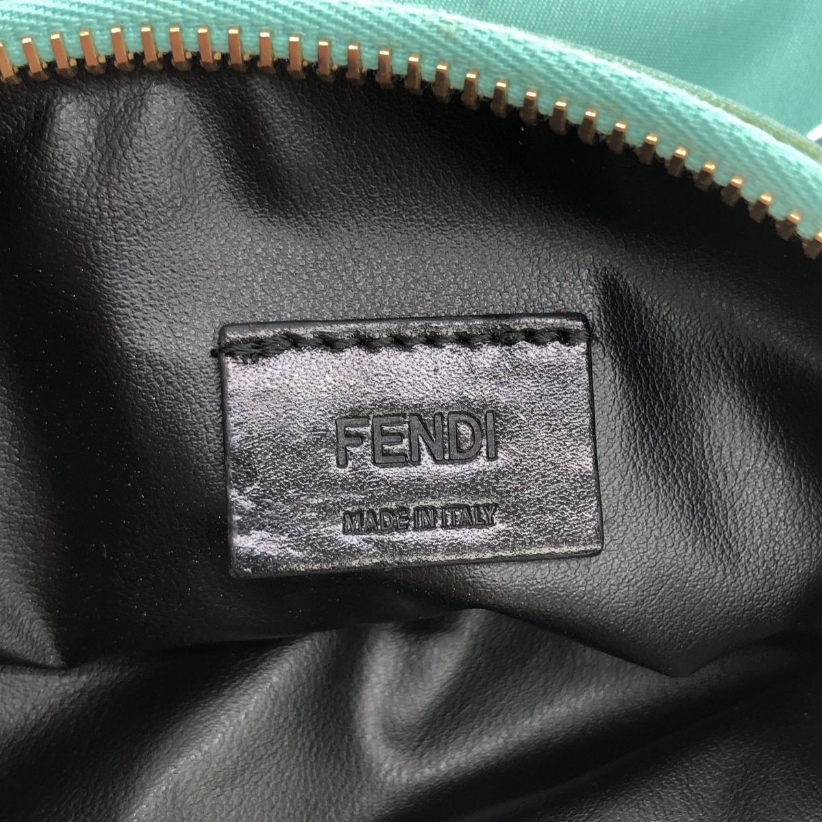 FENDI フェンディ ロゴポーチ グリーン - メルカリ