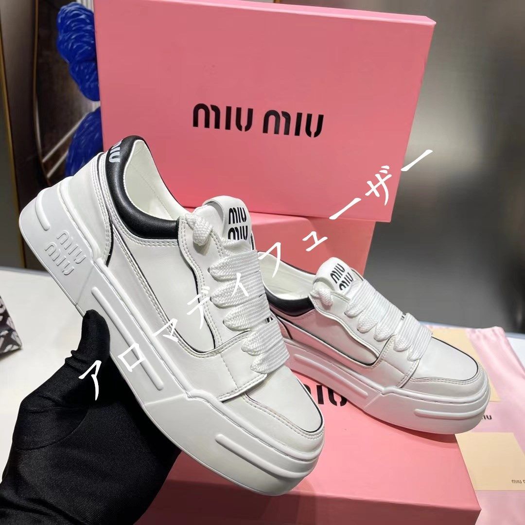 厚底人気レデイースミュウミュウmiumiuスニーカー箱付 - メルカリ