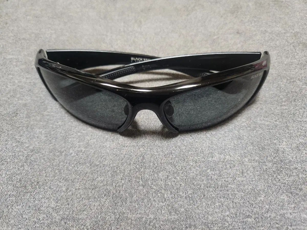 BLACK YAK ブラックヤク ブラック サングラス