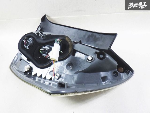 　トレーニングシューズ　27.5cm 新品 トヨタ 【点灯OK】トヨタ純正 ZVW30 プリウス 後期 LED テールライト