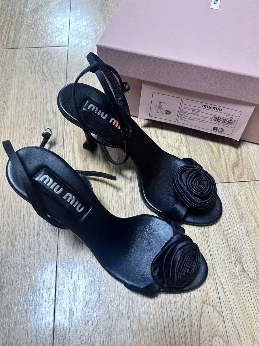 MIU MIU ミュウミュウ バラ ハイヒール 39